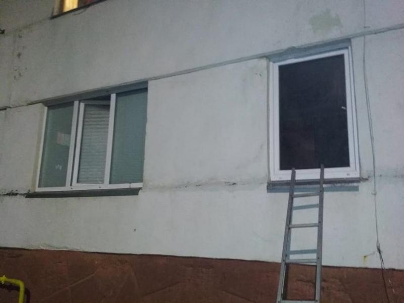 Жительница Нижнекамска ушла к соседке, оставив еду на включенной плите - на место выезжали пожарные Жительница Нижнекамска ушла к соседке, оставив еду на включенной плите - на место выезжали пожарные