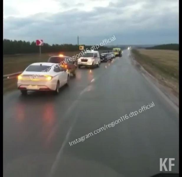 На трассе в Татарстане «Калина» столкнулась с «Хендай»: погибли 30-летний и 22-летний мужчины