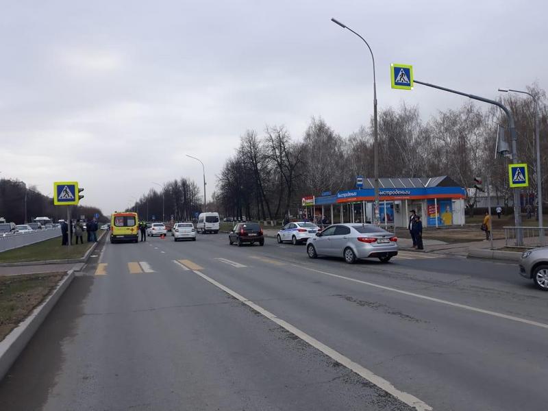 В Челнах «Датсун» сбил переходившего дорогу на «красный» пешехода