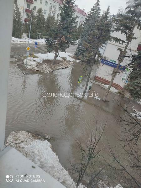 «​SOS! Зеленодольск нещадно топит»: жители атаковали соцсети жалобами, администрация - бездействует