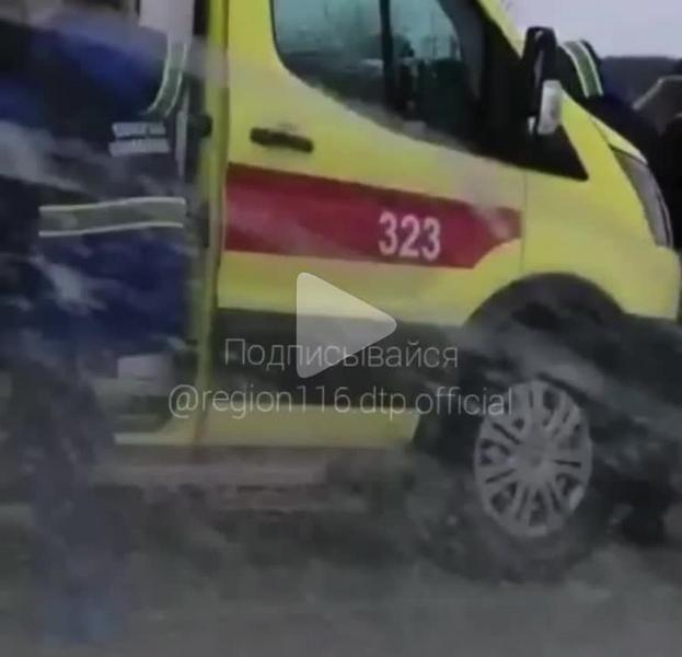 Влетевший в «КАМАЗ» на трассе в Татарстане нижнекамец скончался в больнице