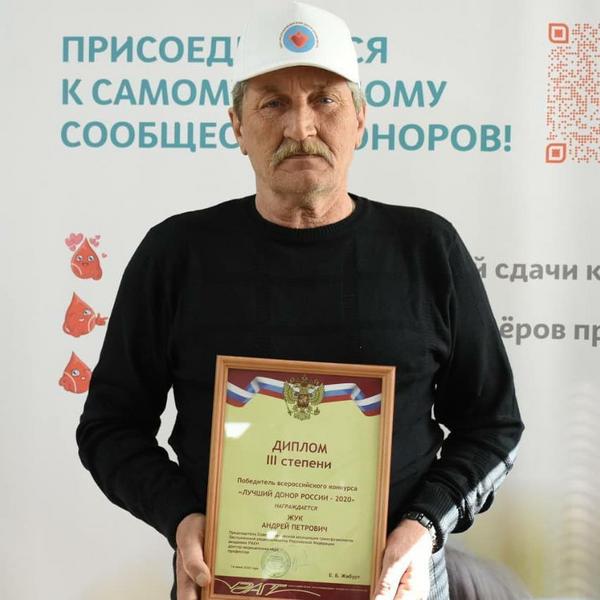 Рустам Минниханов поблагодарил спасающих жизнь доноров, поставив в пример нижнекамца