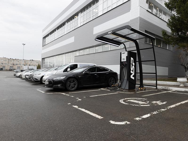 Перспективы развития сети зарядных станций для электромобилей обсудил в Казани Ильсур Метшин