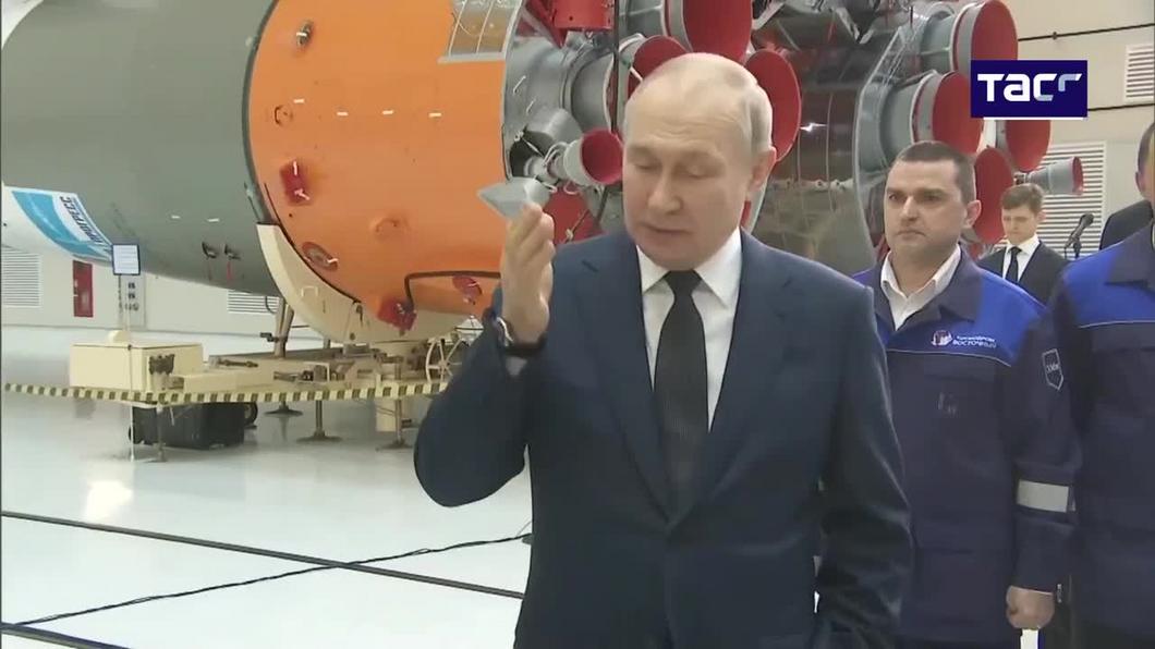 Путин: Россия возобновит лунную программу