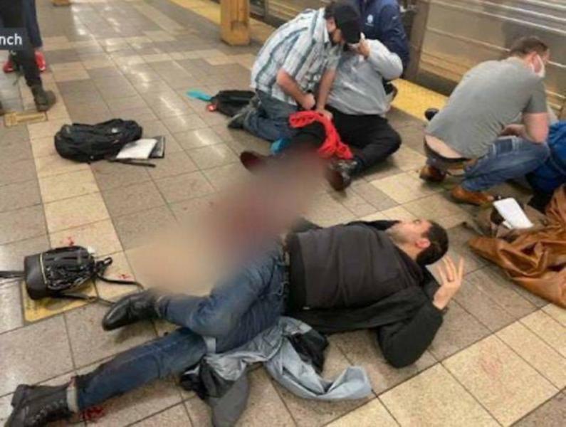 В метро Нью-Йорка произошла стрельба В метро Нью-Йорка произошла стрельба