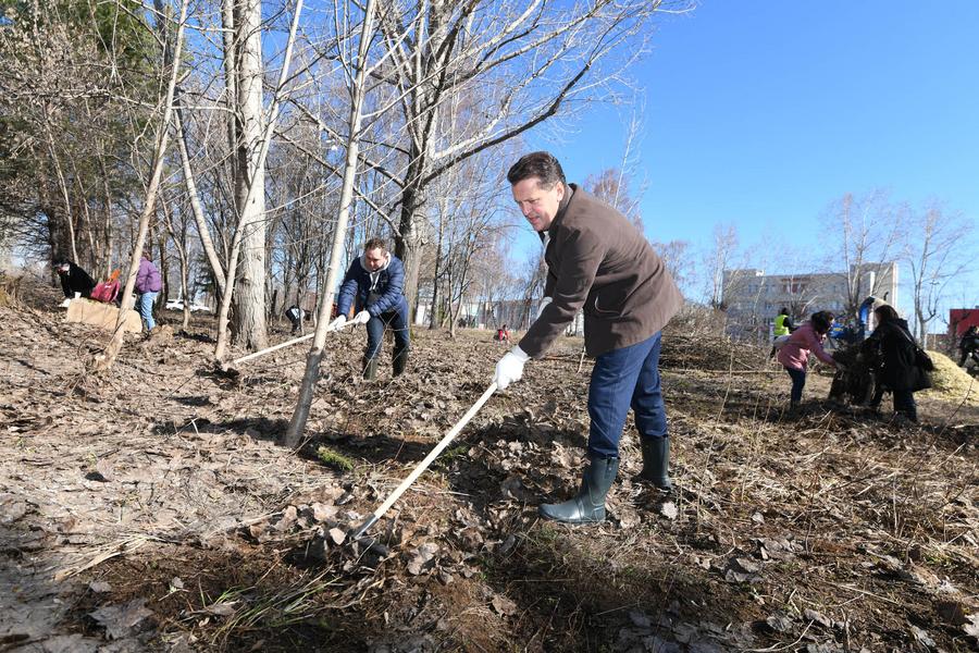 В Казанском субботнике принял участие Ильсур Метшин