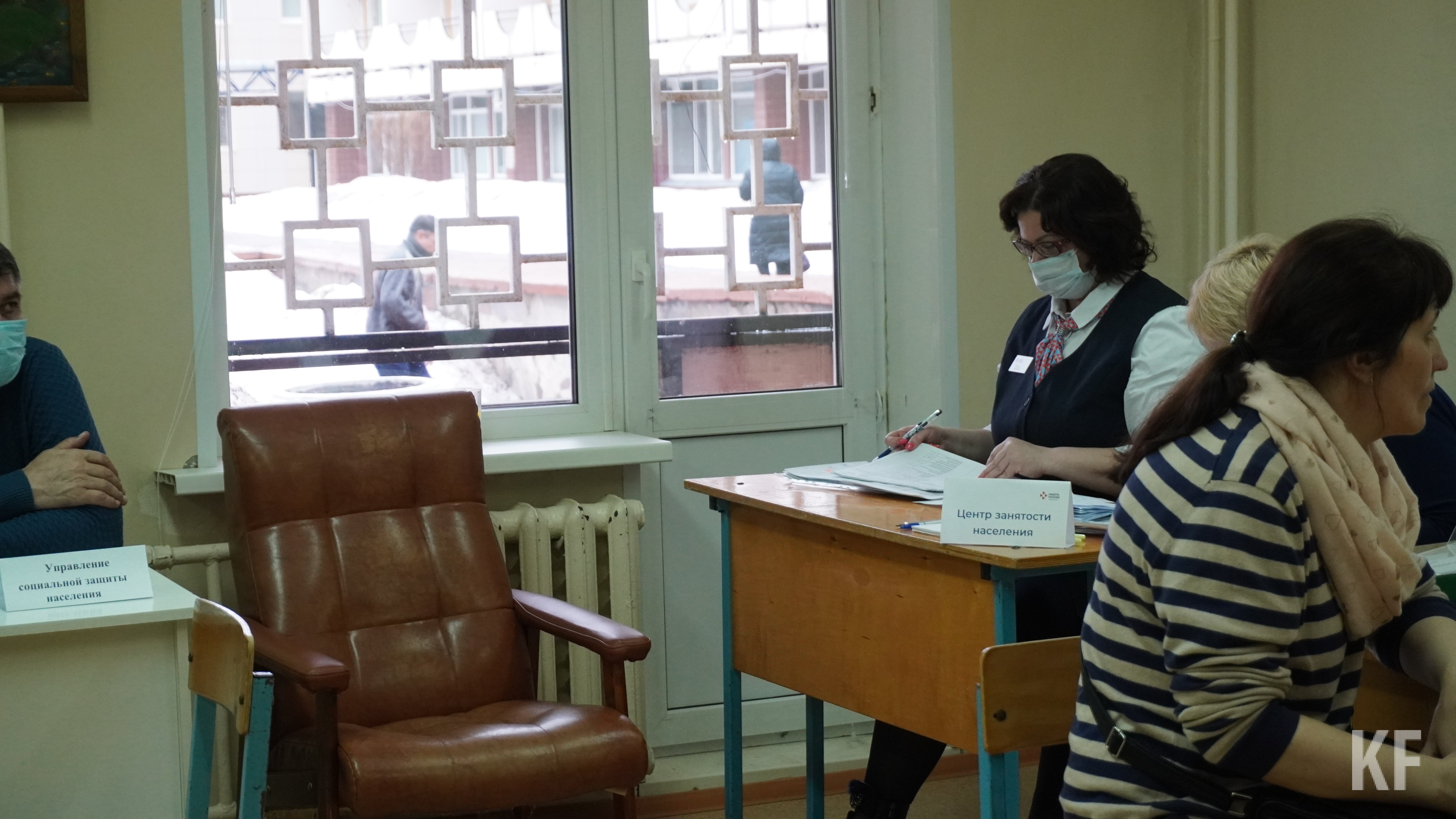 «Состояние тяжелое, страшное. Еще не знаем где дочь и двое внуков»