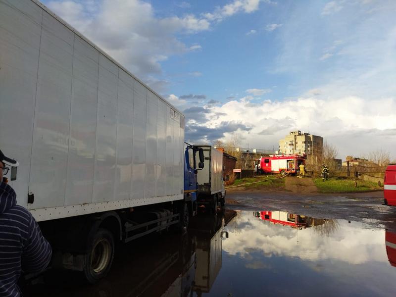 В Казани загорелся оптовый склад «Анис»