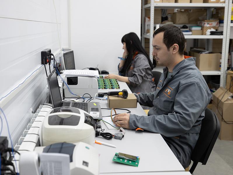 Метшин в рамках работы антикризисного штаба посетил и оценил технопарк «Авиатор»