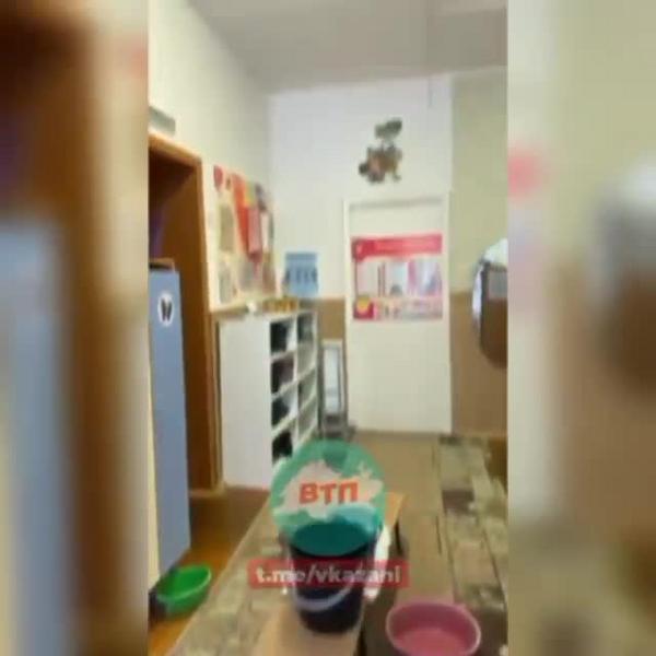 Казанцы пожаловались на протекающую крышу в детском саду №72