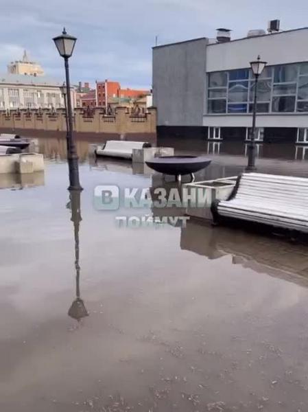 «Третья столицы, ну ты чего»: Собчак прокомментировала потоп после ливня в Казани