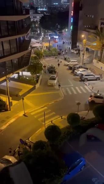 Во время теракта в центре Тель-Авива погибли двое человек и восемь ранены