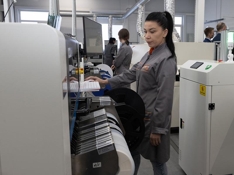 Метшин в рамках работы антикризисного штаба посетил и оценил технопарк «Авиатор»