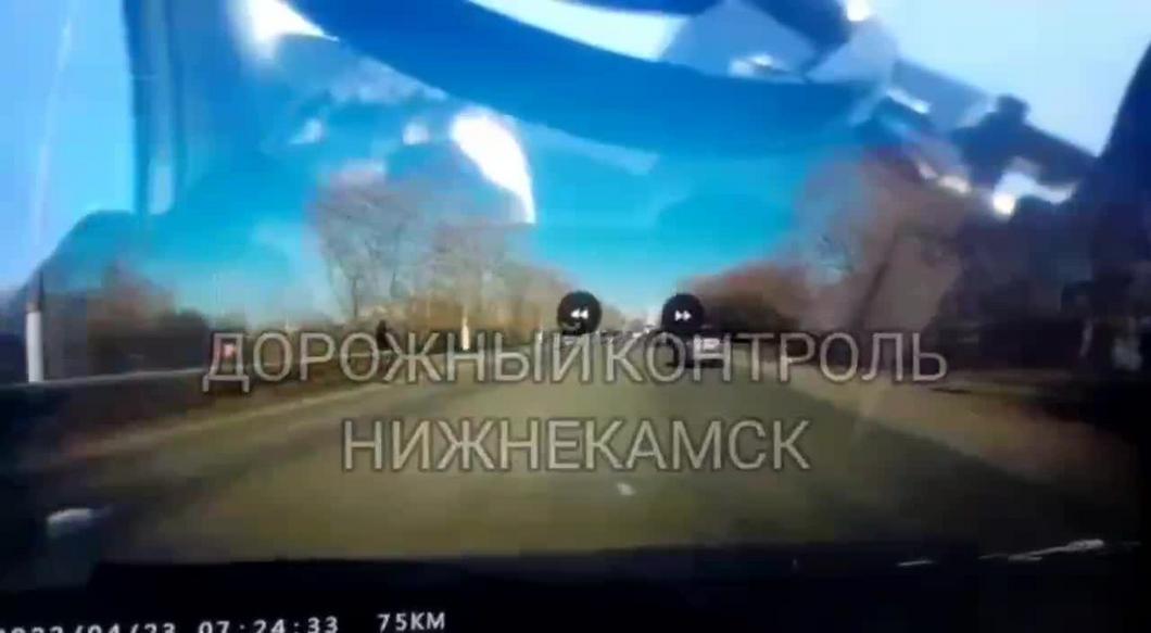 Лихач на отечественном авто в Нижнекамске устроил массовое ДТП