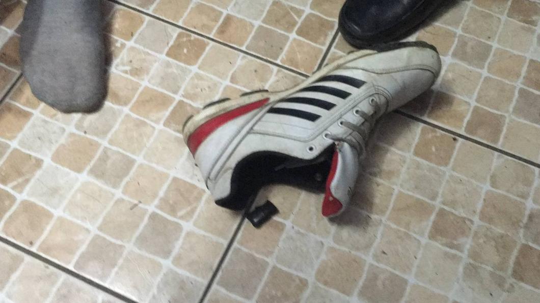 Молодой нижнекамец прятал наркотики в кроссовке