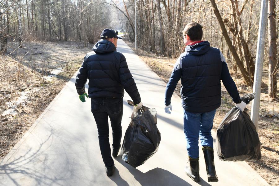 В Казанском субботнике принял участие Ильсур Метшин