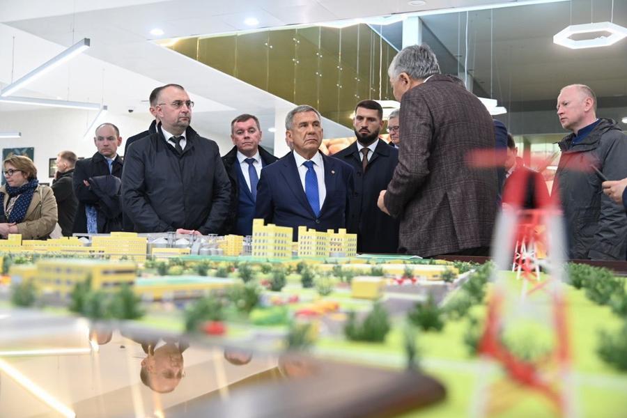 Минниханова познакомили с работой белорусской биотехнологической корпорации