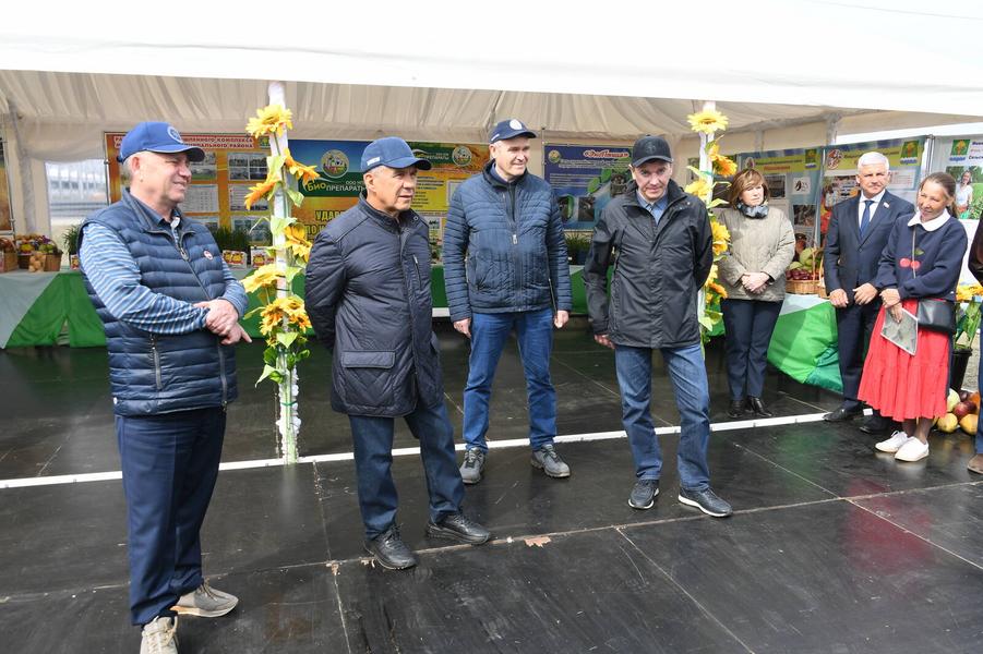 Минниханов ознакомиться с темпами весенне-полевых работ в Мамадышском районе