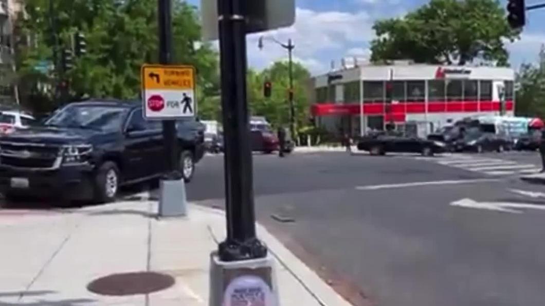 Сапёры не нашли взрывчатку в забытых у посольства России в США чемоданах Сапёры не нашли взрывчатку в забытых у посольства России в США чемоданах