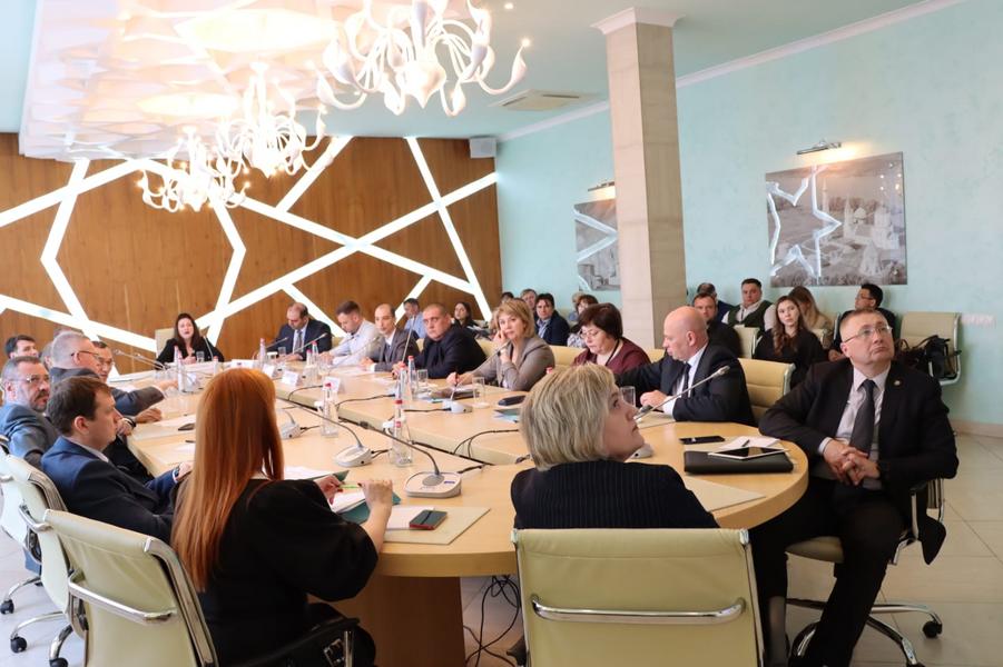 Злоупотребления регоператоров, особенности подключения к сетям и прорехи в законодательстве: Антимонопольная служба «прошлась» по проблемам садоводов