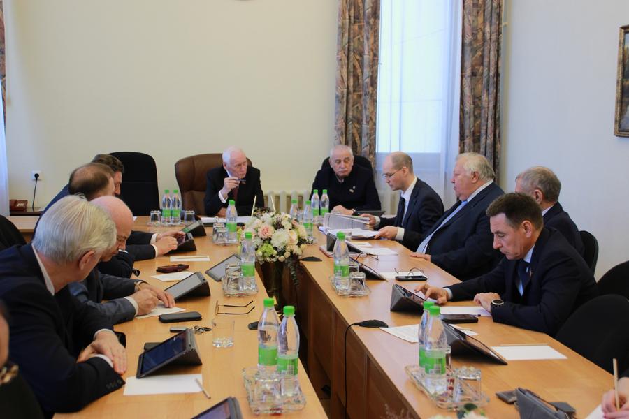 «Выглядит это прекрасно, но по факту эффективность не такая хорошая»: Депутаты Госсовета указали на недостатки мер поддержки бизнеса