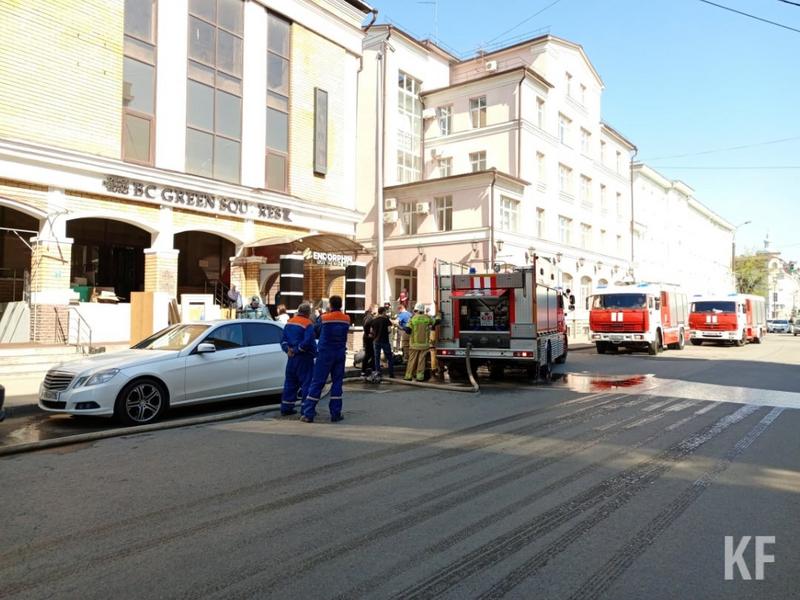 В Казани загорелся подвал бизнес-центра по улице Тази Гиззата