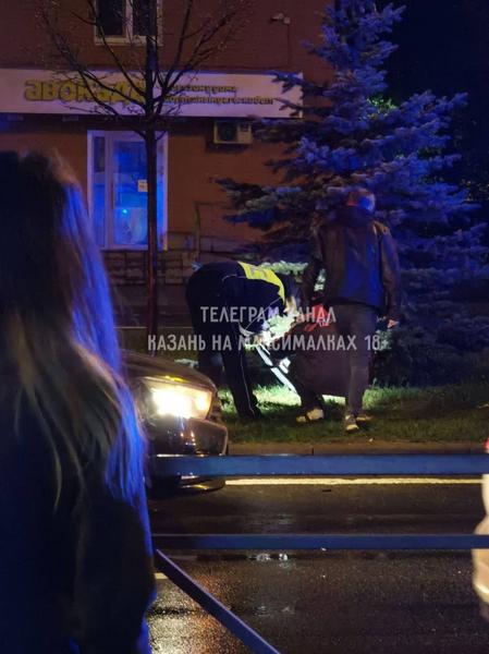 В Казани на Губкина сбили ехавшего на самокате ребёнка