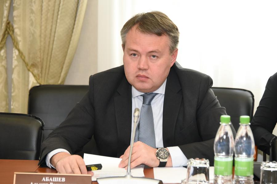 Отчет Кабмина Татарстана: экономика растет, торговля падает, ввод жилья и размер зарплат рекордные