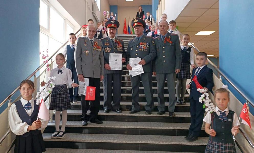 Ветераны и личный состав Росгвардии поучаствовали в акции «Диктант Победы» в Казани