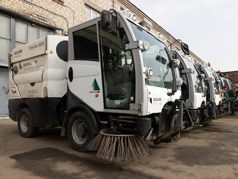 Мэр Казани оценил готовность уборочной техники к летнему сезону Мэр Казани оценил готовность уборочной техники к летнему сезону