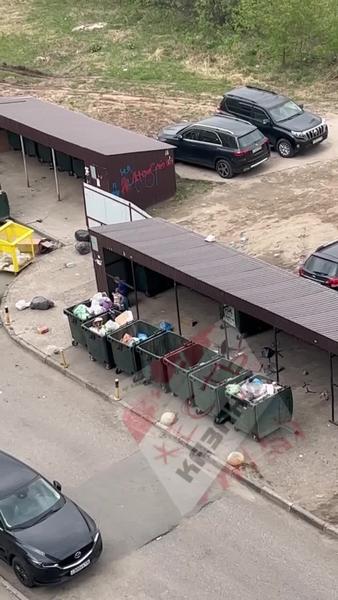 Жители Казани удивлены записью с питающимися из мусорных баков детьми