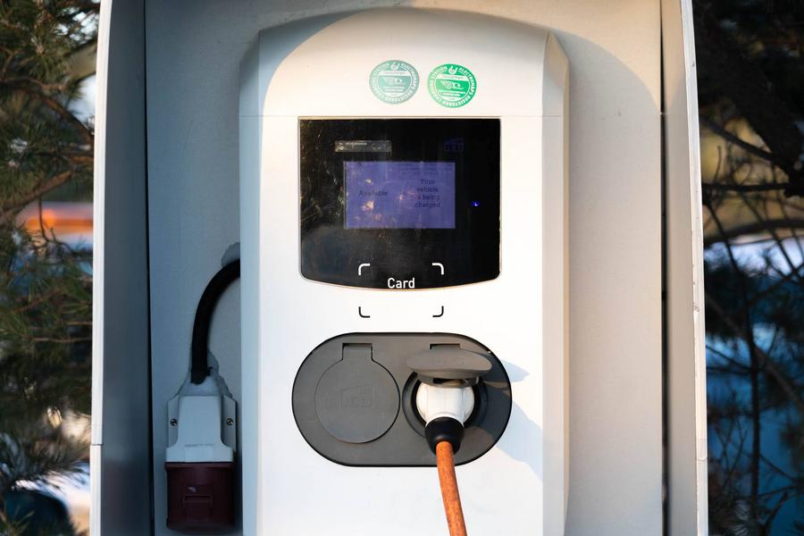 Электромобилям прогнозируют популярность уровня смартфонов. Что для этого нужно?