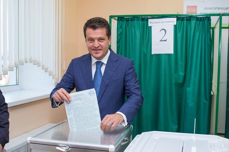 Ильсур Метшин проголосовал в поселке Петровский