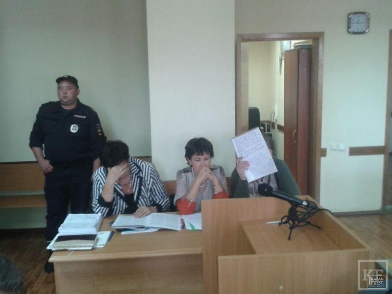 В Казани отложено заседание по делу банды, похитившей дочь бизнесмена у ТЦ «Тандем» — в суд не явился один из обвиняемых