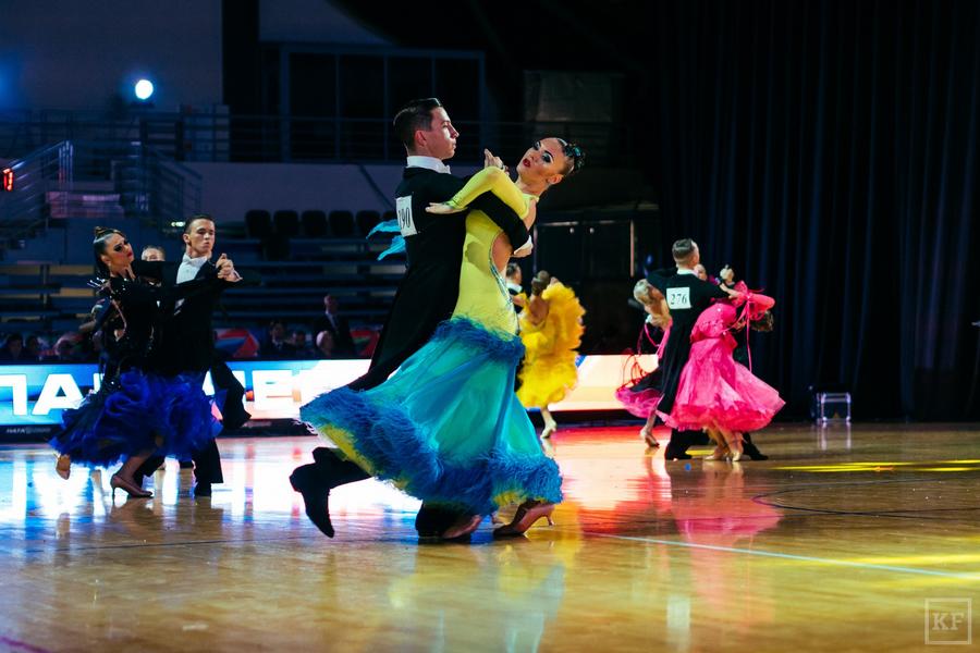Конкурс бальных танцев в крокус сити. Бальные танцы в Москве соревнования Крокус. Международный конкурс бальных танцев. Бальные танцы десятка.