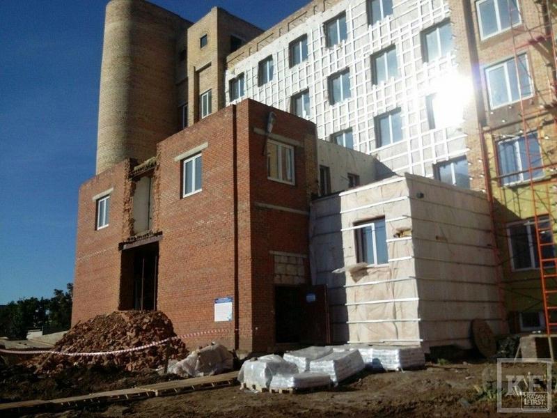 Строительство новой поликлиники в Нижнекамске может затянуться из-за крайней нехватки людей: не хватает две трети строителей