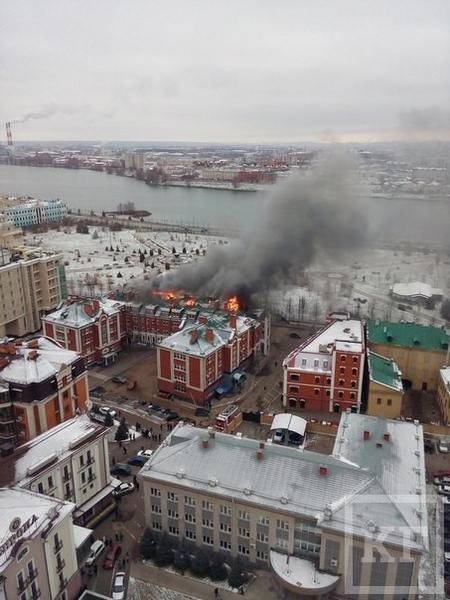 В центре Казани горит здание платной клиники