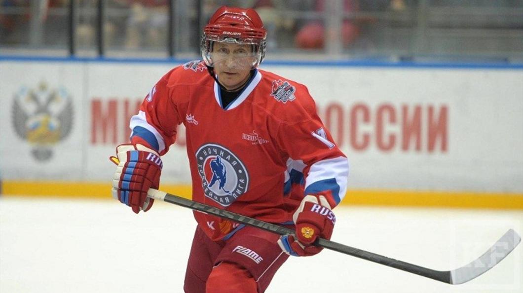 Путин в свой день рождения сыграет в хоккей с Миннихановым