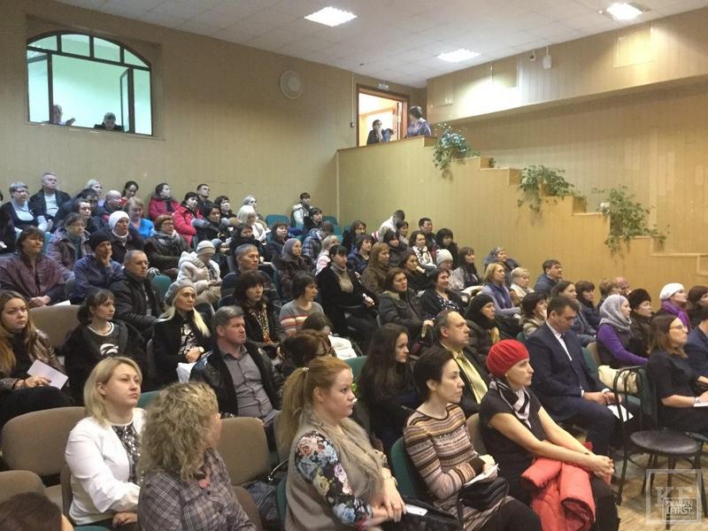 Почему встречи депутатов Казгордумы с избирателями получаются очень скучными: три проблемы