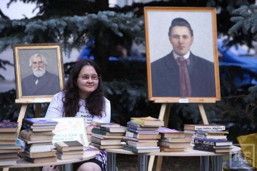 Поэт Евгений Евтушенко принял участие в проекте «Литературные дворики» в Казани