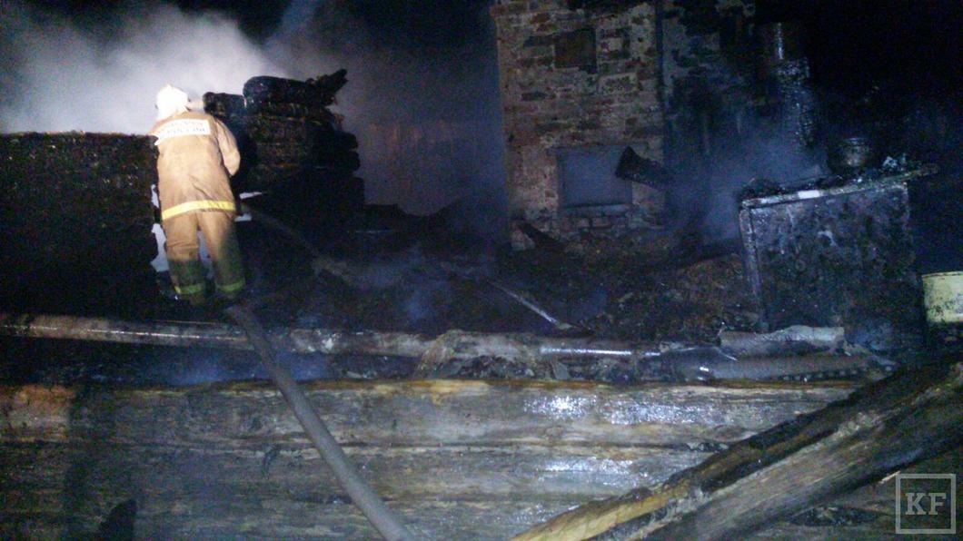СКР: в Татарстане после гибели на пожаре пятерых детей и матери возбуждено уголовное дело