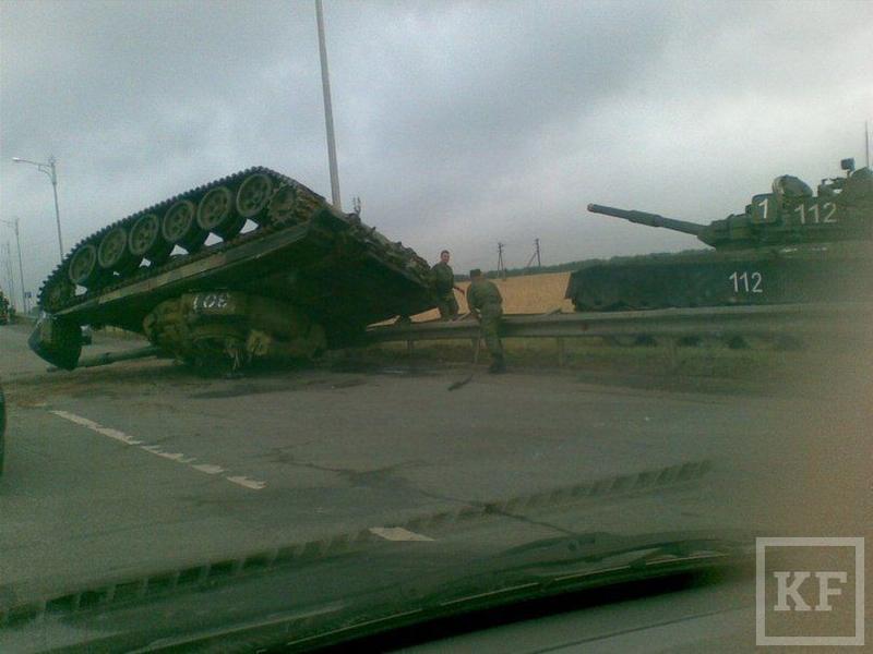 Возле Столбищ перевернулся танк [фото]