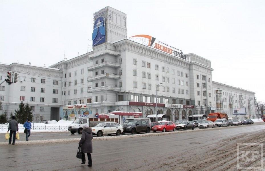 Почему жильцы теряют миллионы рублей на рекламе в подъездах и лифтах