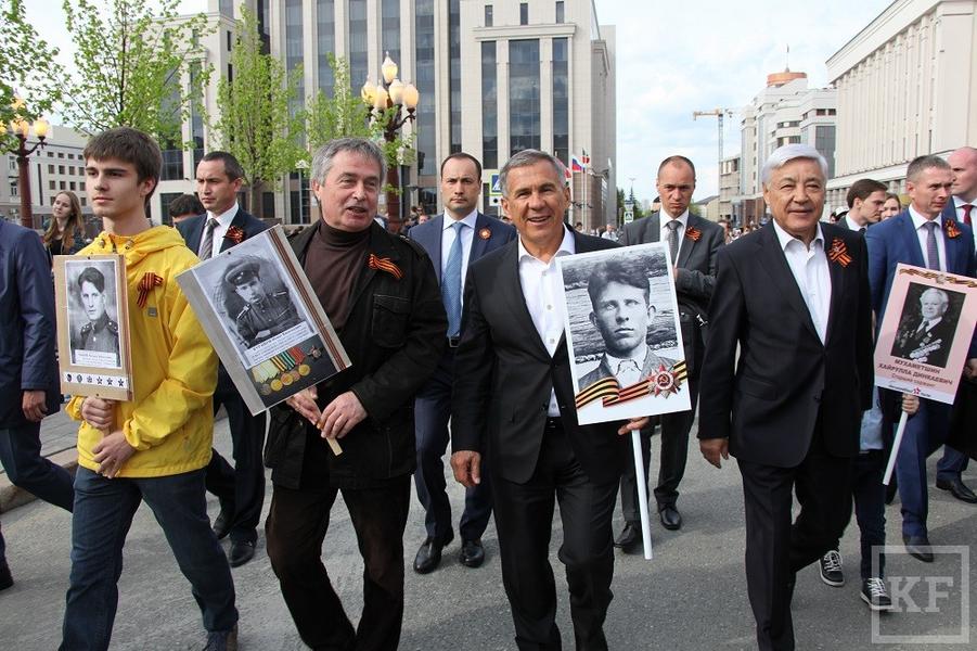 Президент Татарстана возглавил акцию «Бессмертный полк»