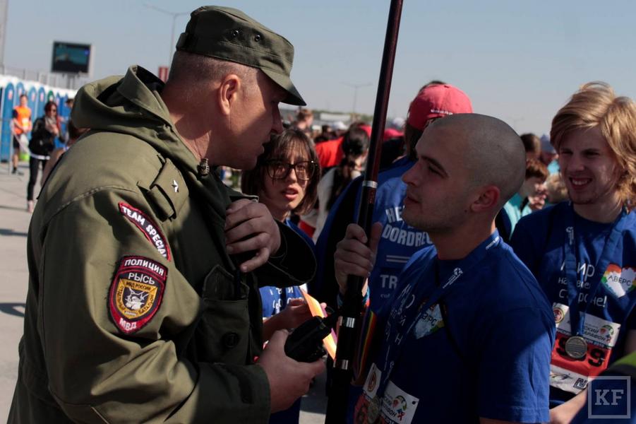 Гей-активисты из Самары развернули флаги ЛГБТ на «Казанском марафоне»