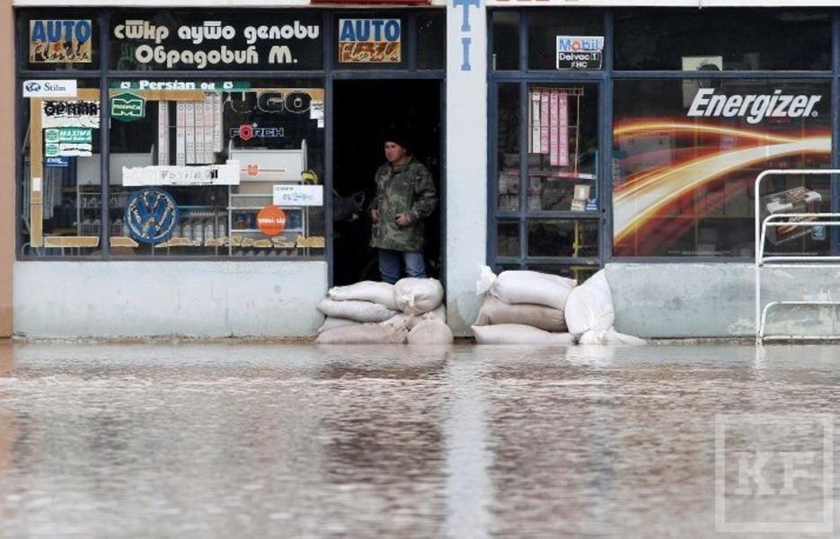 Россия направила гуманитарную помощь в пострадавшую от наводнения Сербию