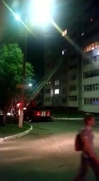 Из-за пожара ночью жильцы многоквартирного дома в Нижнекамске вышли на улицу