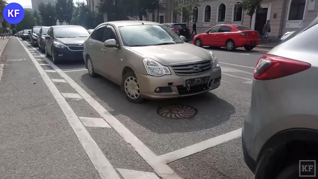 Казанские парковки заполонили машины без номеров