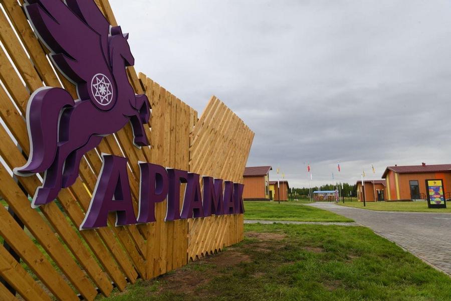 Рустам Минниханов проверил готовность лагеря «Аргамак» в Камско-Устьинском районе