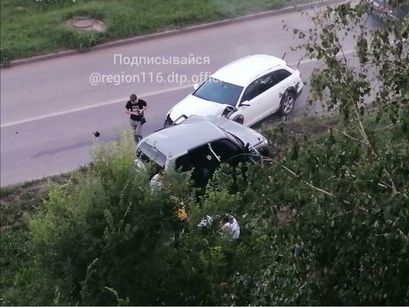 В Казани три студентки медколледжа получили ранения в ДТП